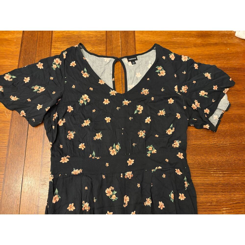 TORRID Black Floral Flutter Sleeve Jumpsuit Plus Size 1 V-Neck Wide Leg Boho - Picture 8 of 10